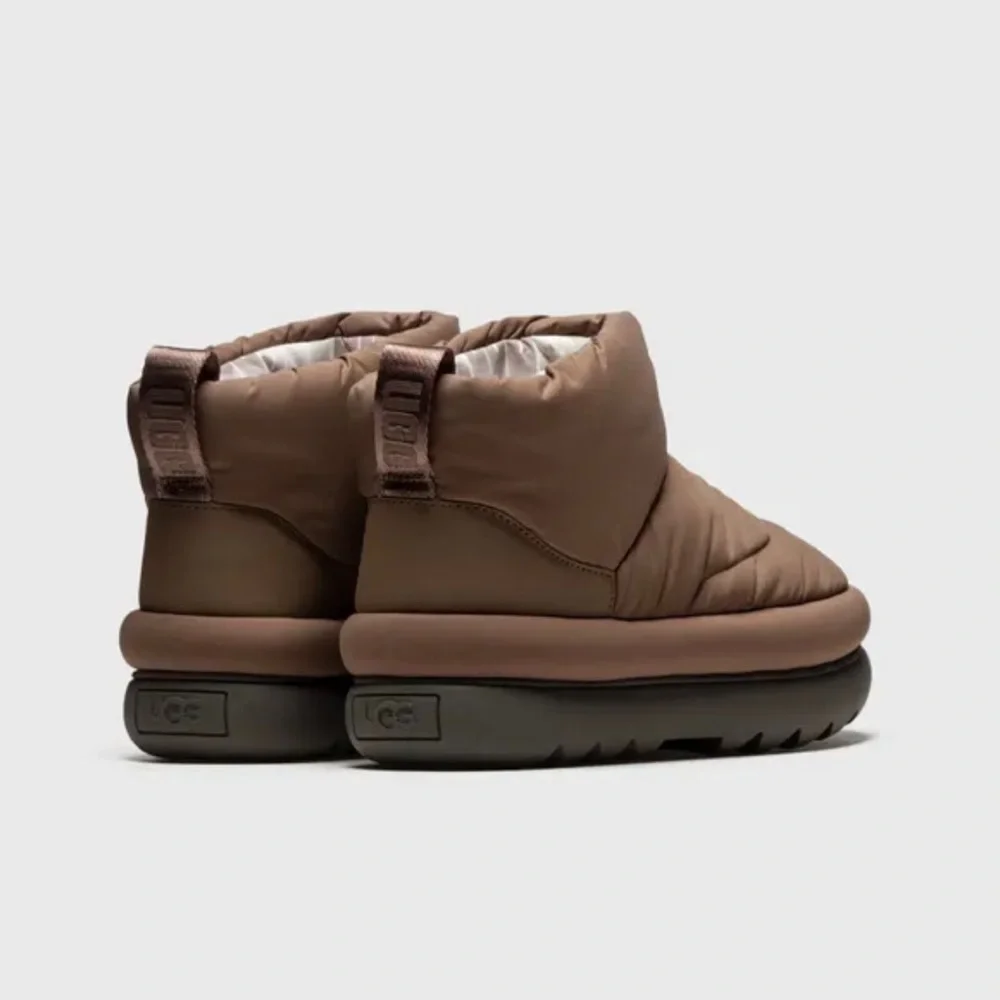 UGG - Picture 2 of 10